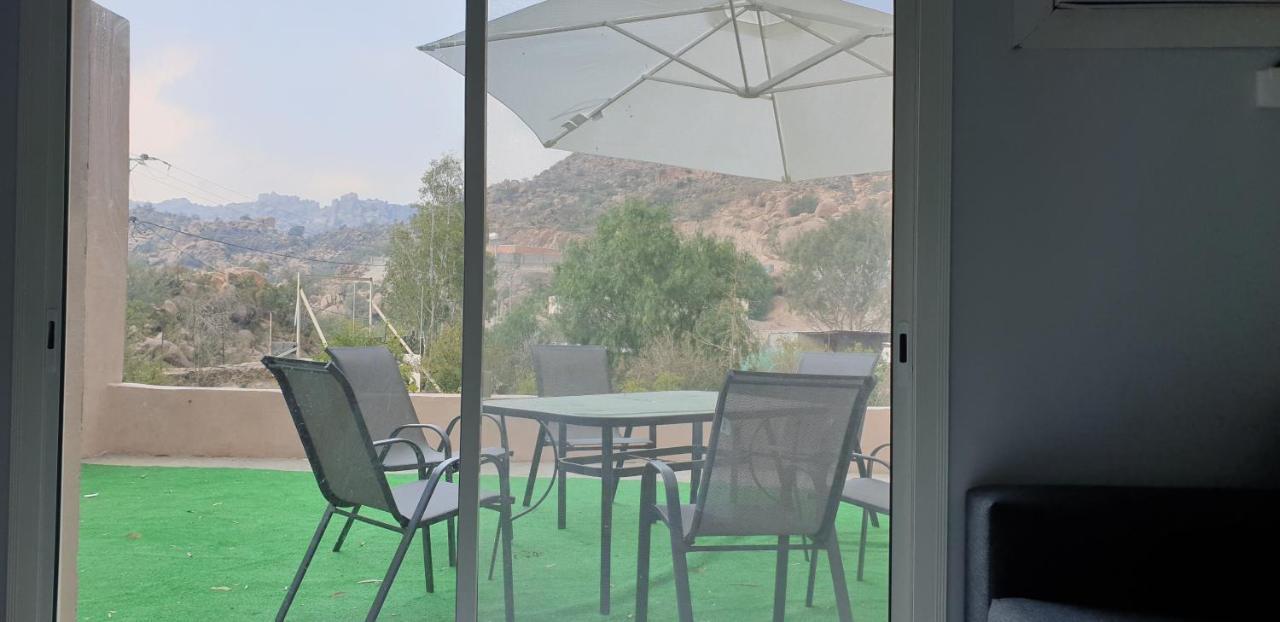 Hotel مزرعة الكرم الحاتمي à Ash Shafā Extérieur photo