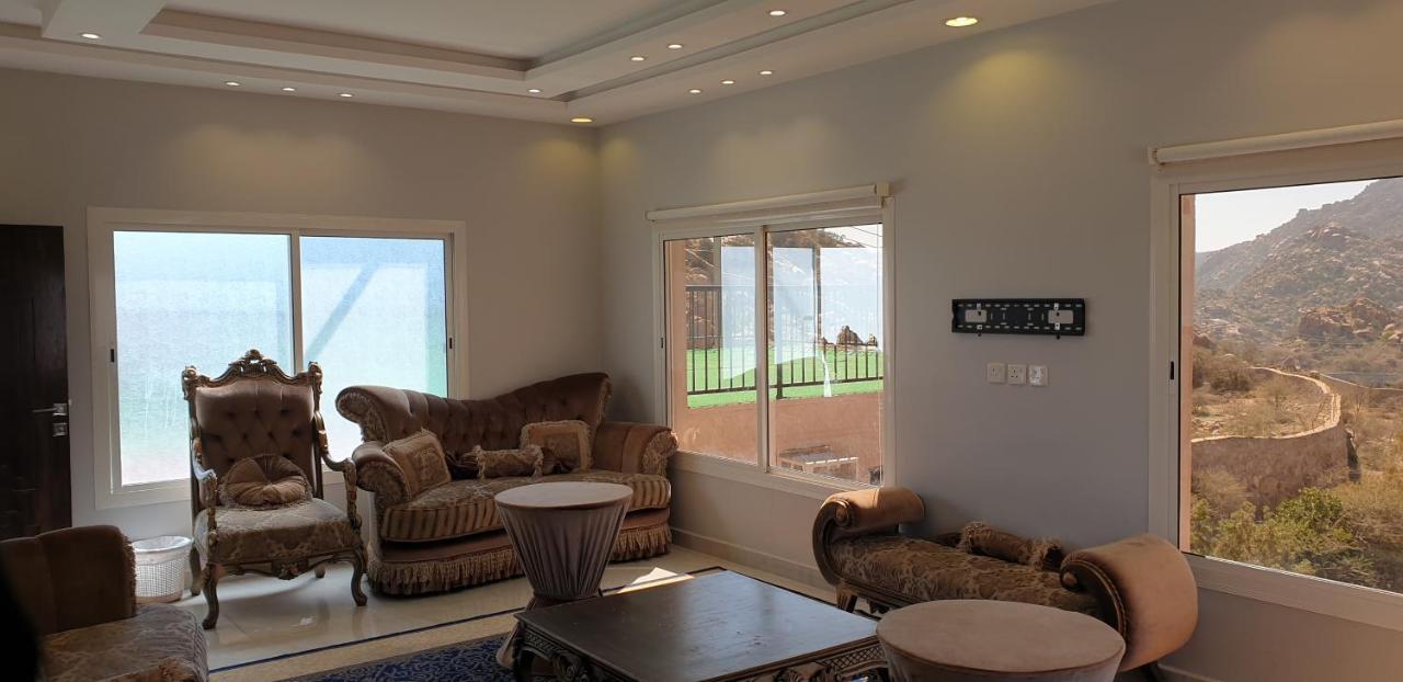 Hotel مزرعة الكرم الحاتمي à Ash Shafā Extérieur photo